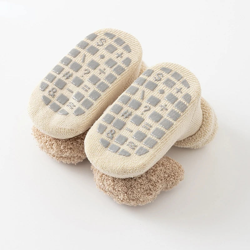 Tiny Bear Paws: calcetines de algodón lindos y acogedores para pies de bebé felices