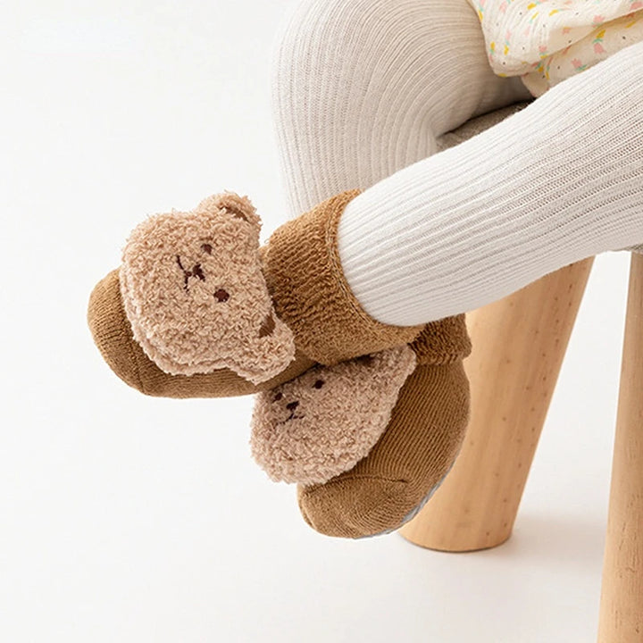 Tiny Bear Paws: calcetines de algodón lindos y acogedores para pies de bebé felices